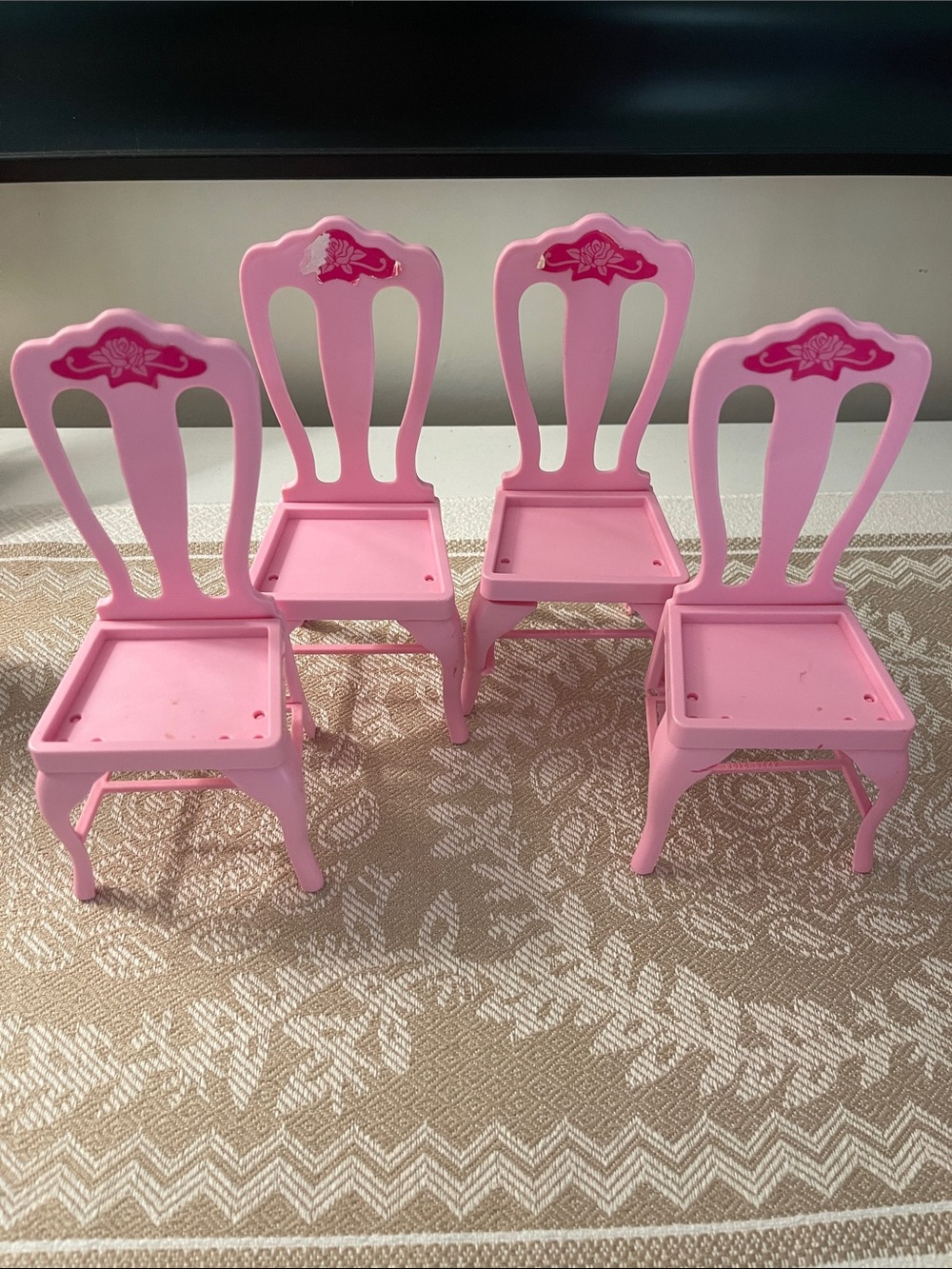 Barbie furniture- sweet roses dining chairs